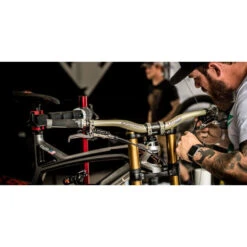 Renthal Fatbar DH Carbon 35MM 800MM Cintre -Magasin de vélos renthal fatbar dh carbon 35mm 800mm cintre cockpit m153 m154 3 39483 3