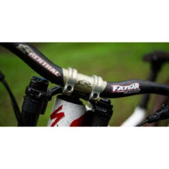Renthal Fatbar DH Carbon 35MM 800MM Cintre -Magasin de vélos renthal fatbar dh carbon 35mm 800mm cintre cockpit m153 m154 3 39483 6
